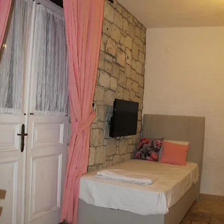 Hotel Galya *
